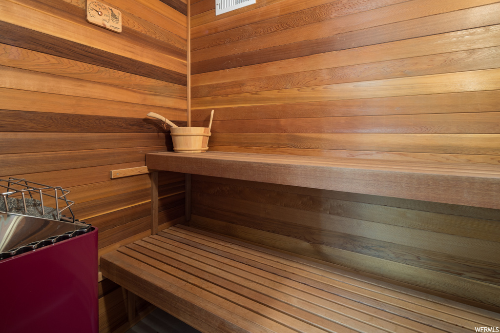 view of sauna / steam room