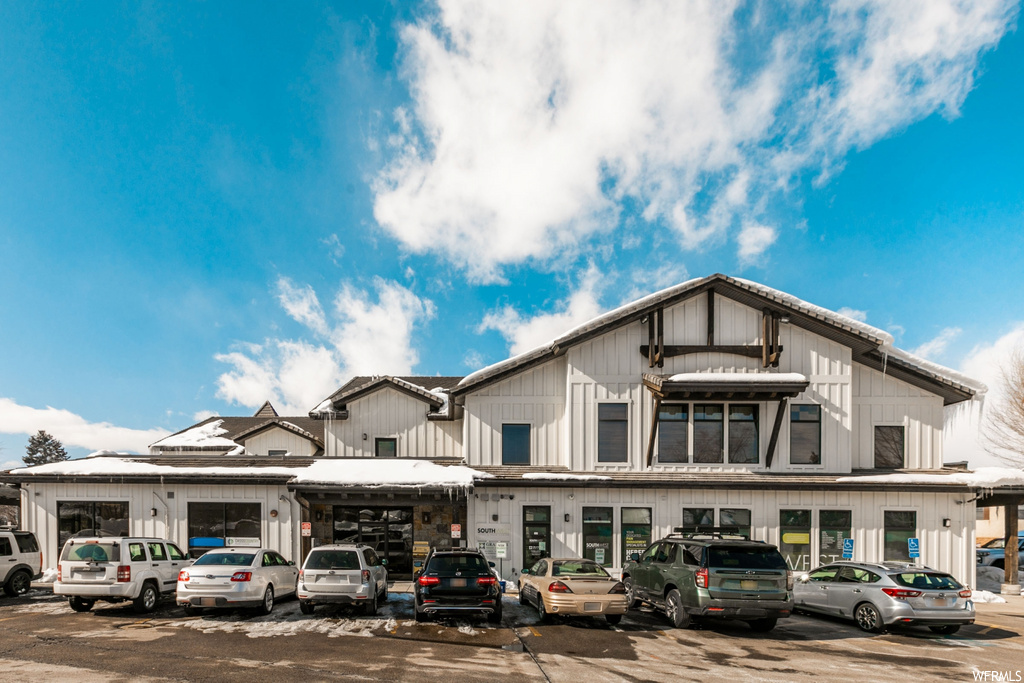 view of building exterior