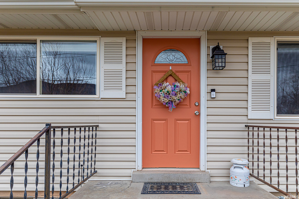 view of property entrance