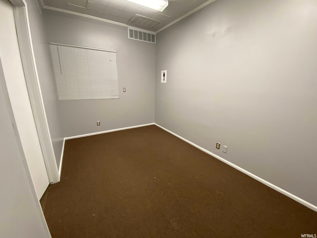 empty room with carpet