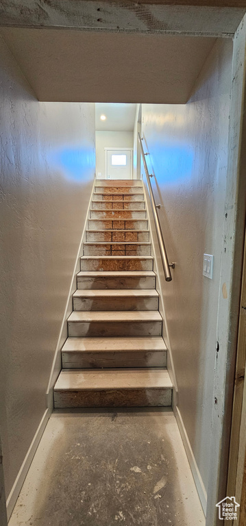 Stairway with concrete floors
