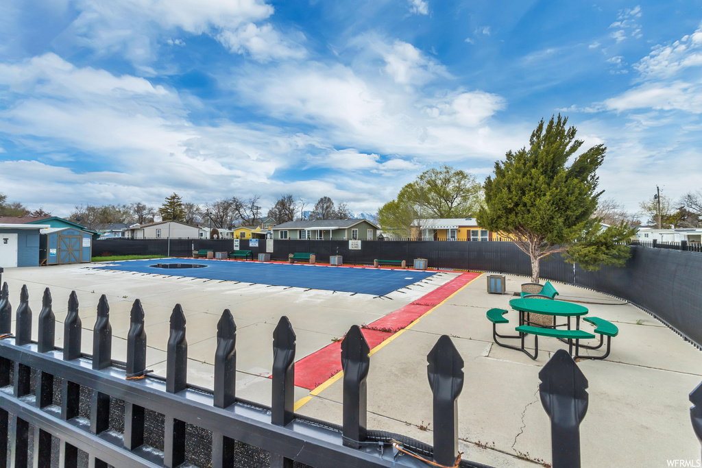 view of swimming pool