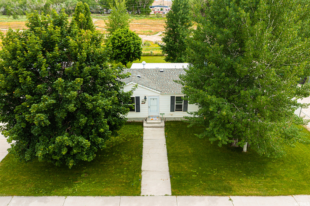 Birds eye view of property