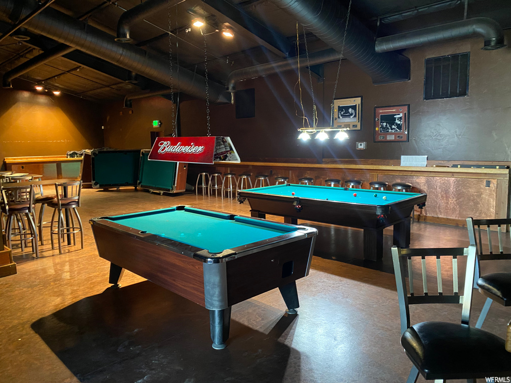 Recreation room featuring a breakfast bar area