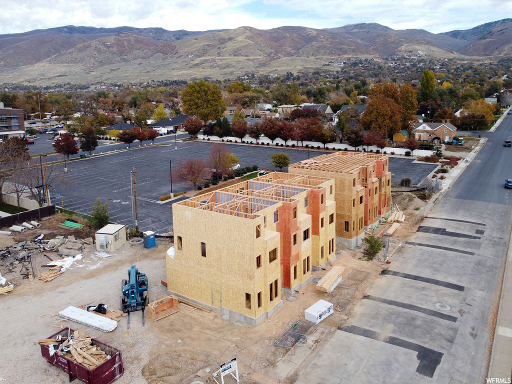 Drone / aerial view featuring a mountain view