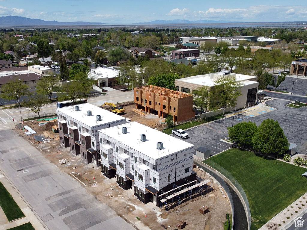 Drone / aerial view featuring a mountain view