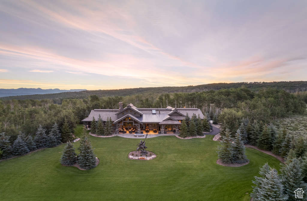 Bird's eye view featuring a view of trees