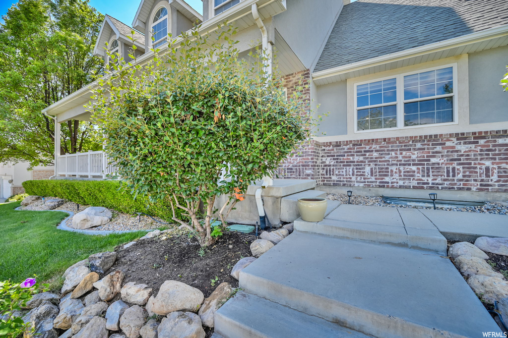 View of property exterior