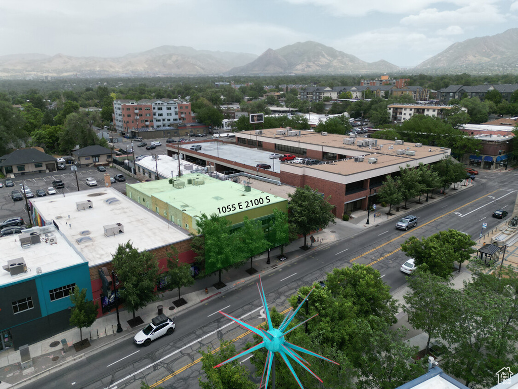 Aerial view with a mountain view