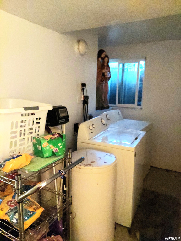 Washroom with washing machine and dryer