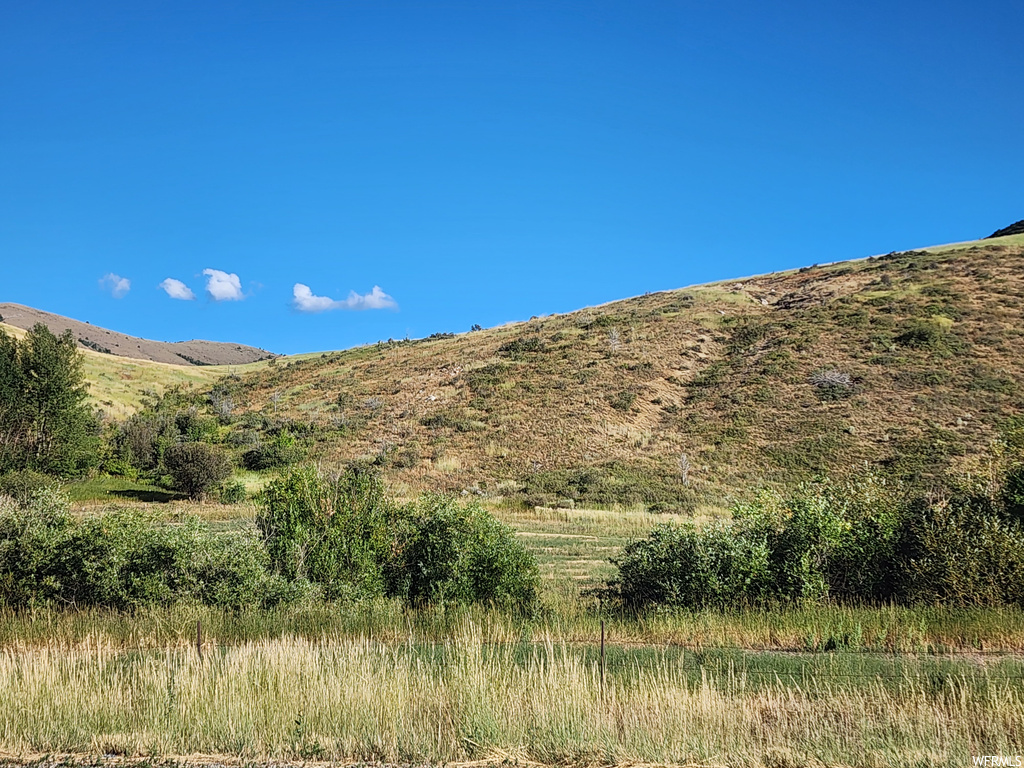 View of mountain feature