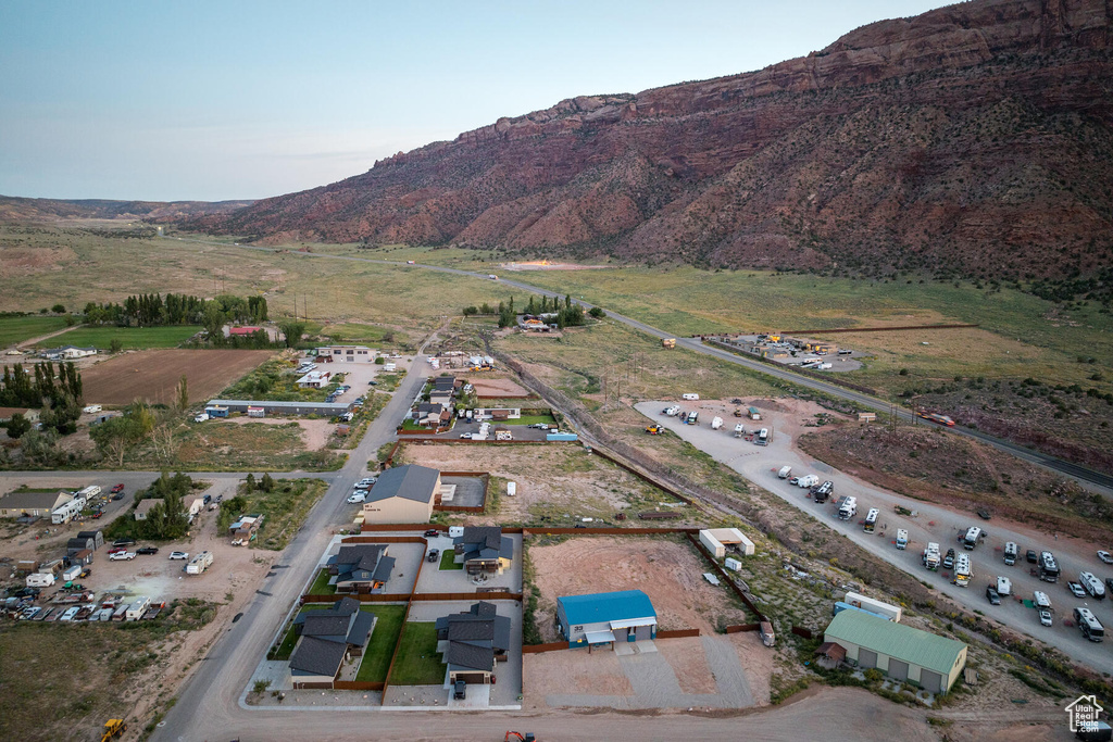 Aerial view with a mountain view