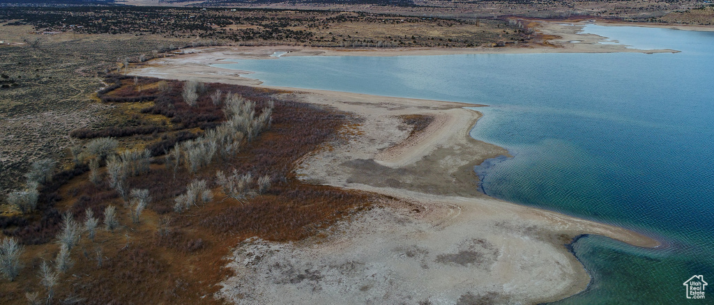 Bird\\\'s eye view featuring a water view