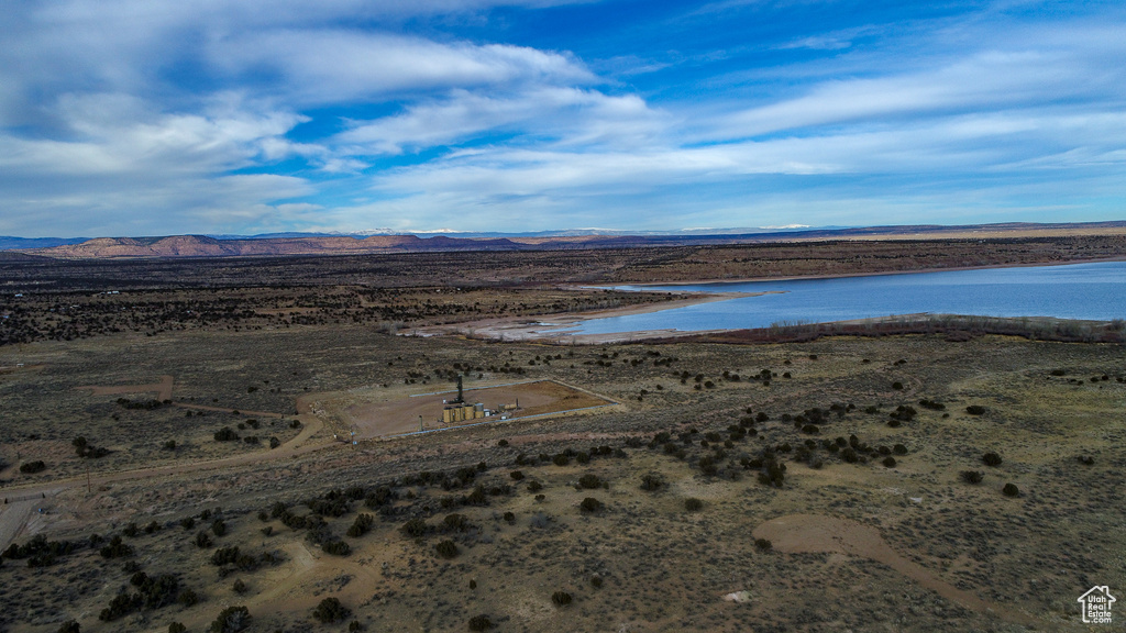 Bird\\\\\\\'s eye view featuring a water and mountain view