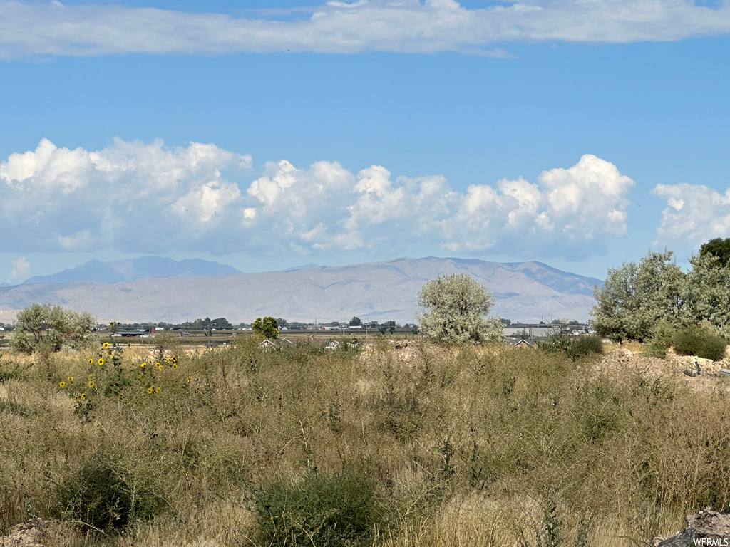 View of mountain feature