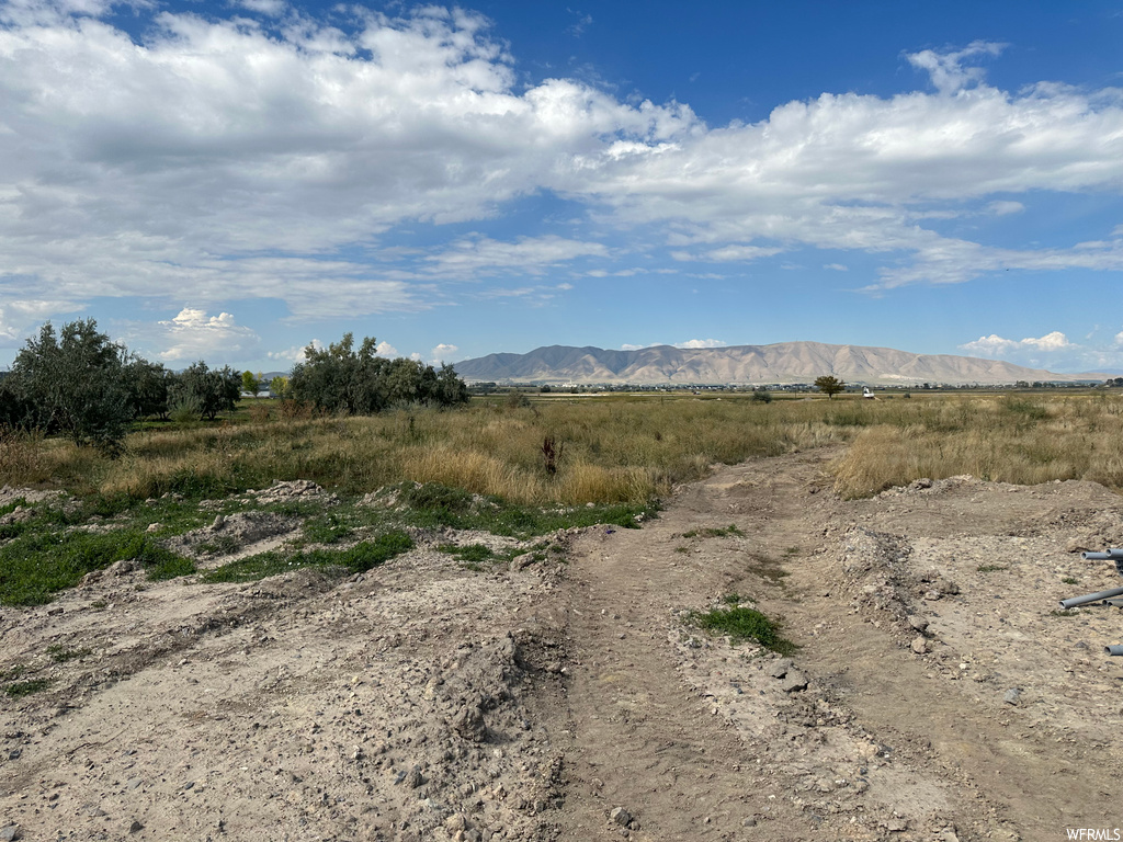 View of nature featuring a mountain view