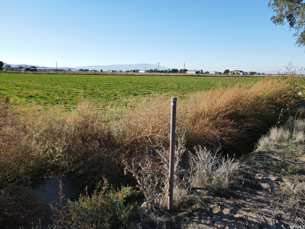 View of nature featuring a rural view