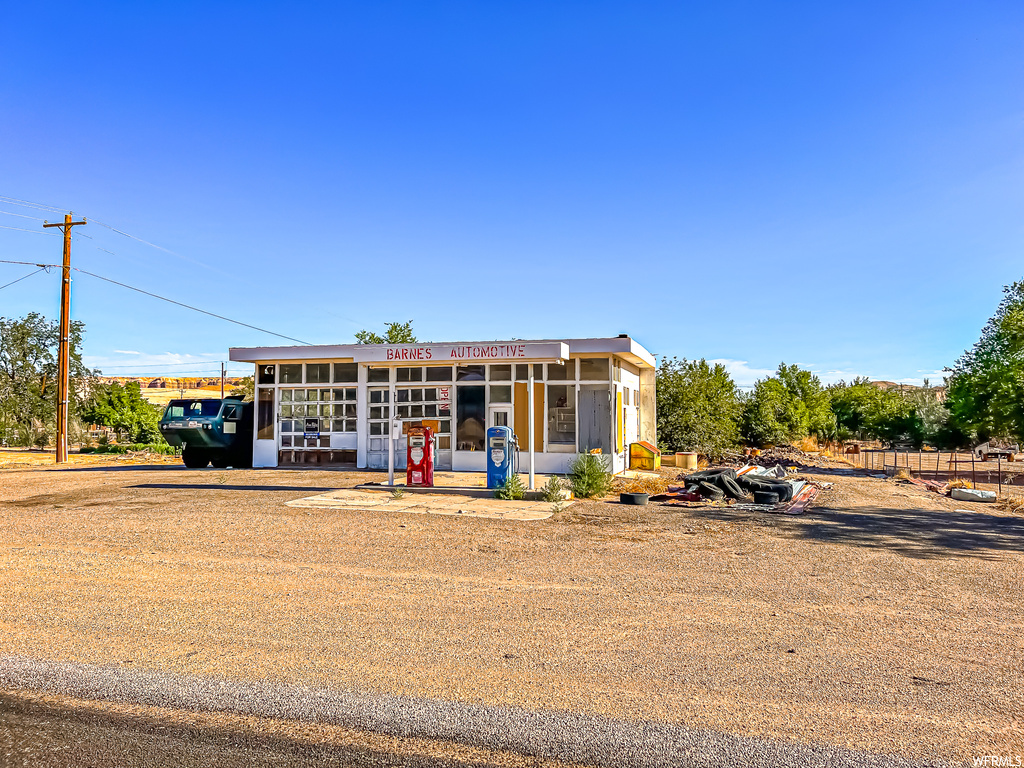 55 E Main St Hanksville UT 84734 99,900