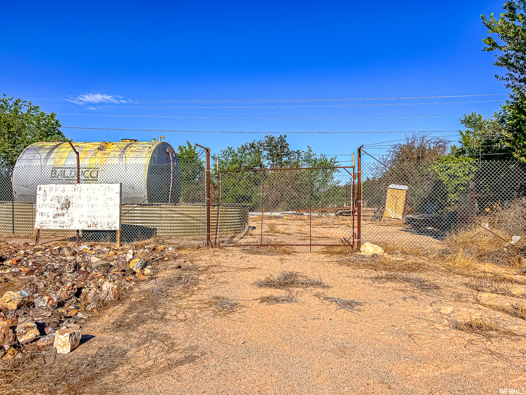 55 E Main St Hanksville UT 84734 99,900