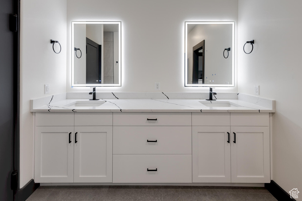 Bathroom with double sink vanity