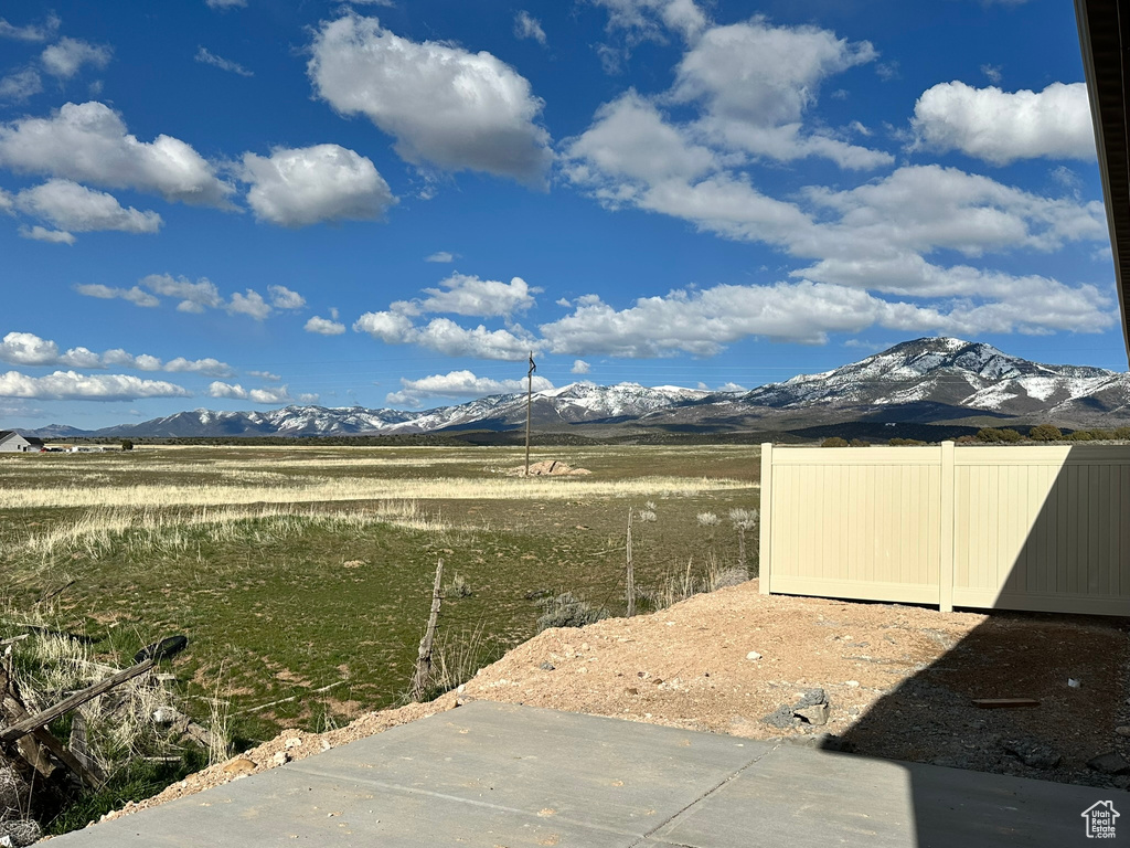 View of yard featuring a mountain view