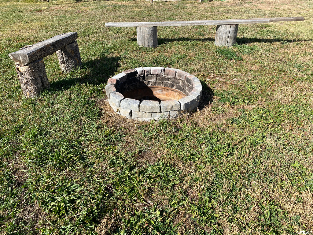 Details featuring a fire pit