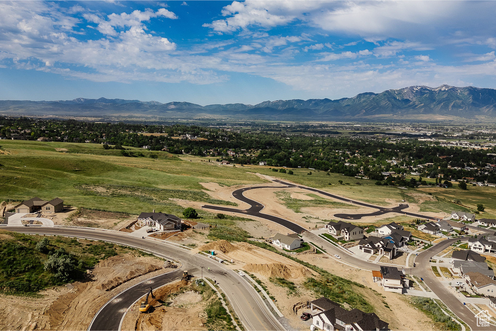 Aerial view with a mountain view