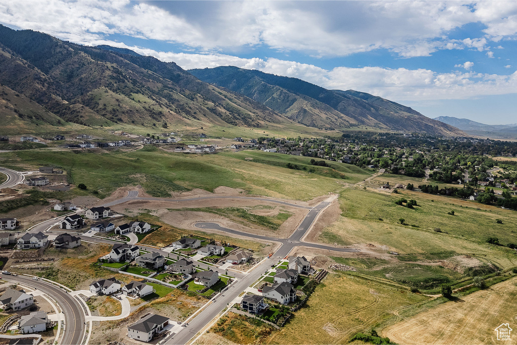 Drone / aerial view featuring a mountain view