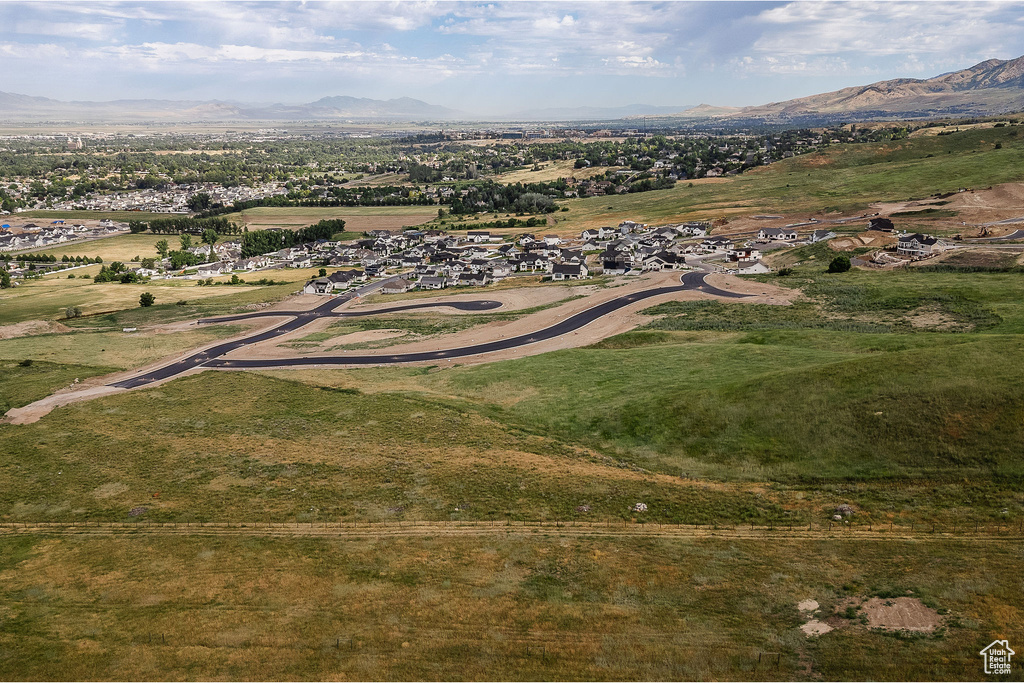 Bird\\\'s eye view featuring a mountain view