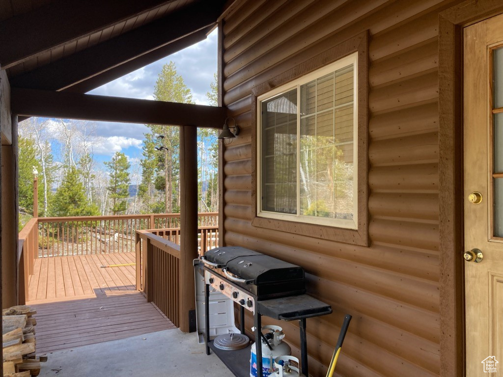 Deck featuring grilling area