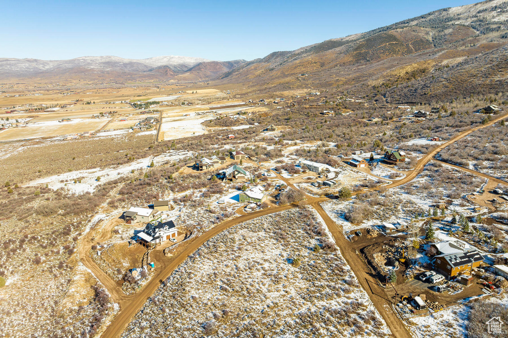 Aerial view with a mountain view