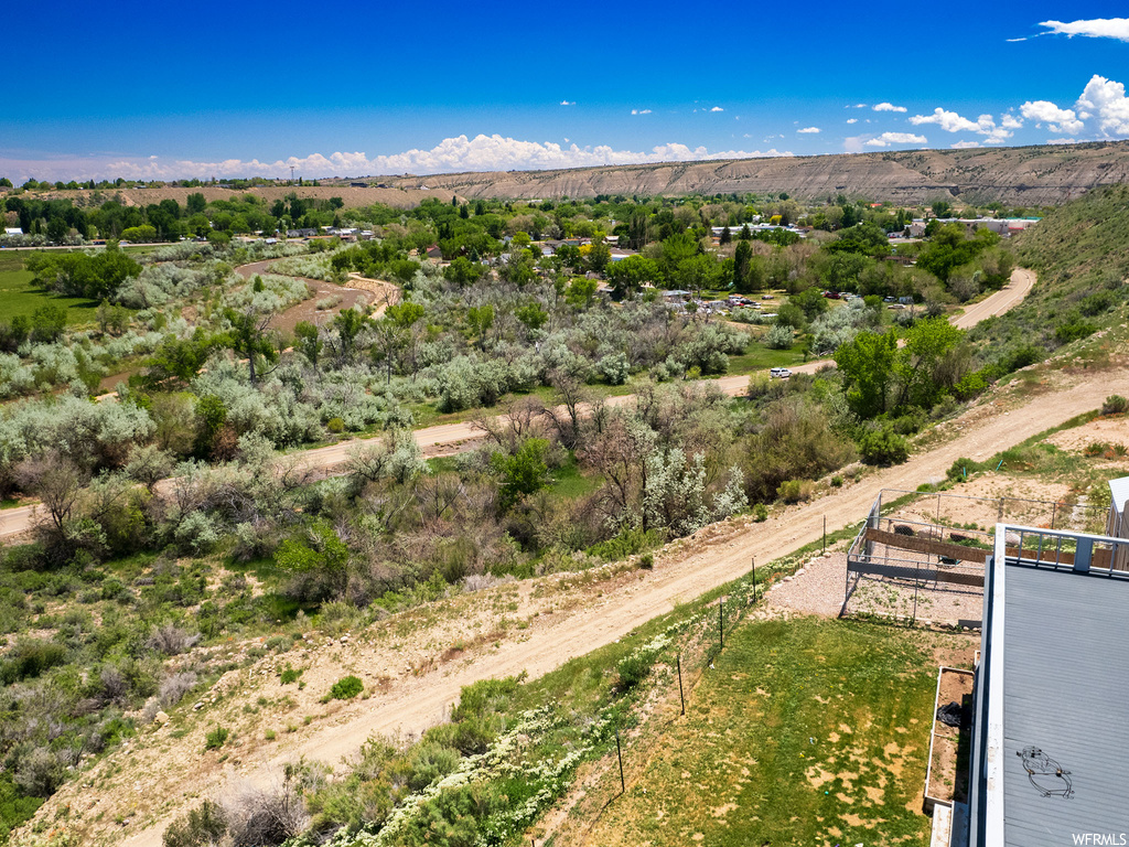 Bird's eye view featuring a mountain view