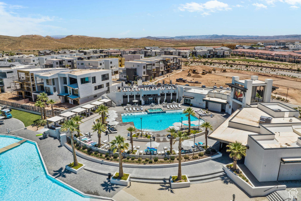 Birds eye view of property featuring a mountain view