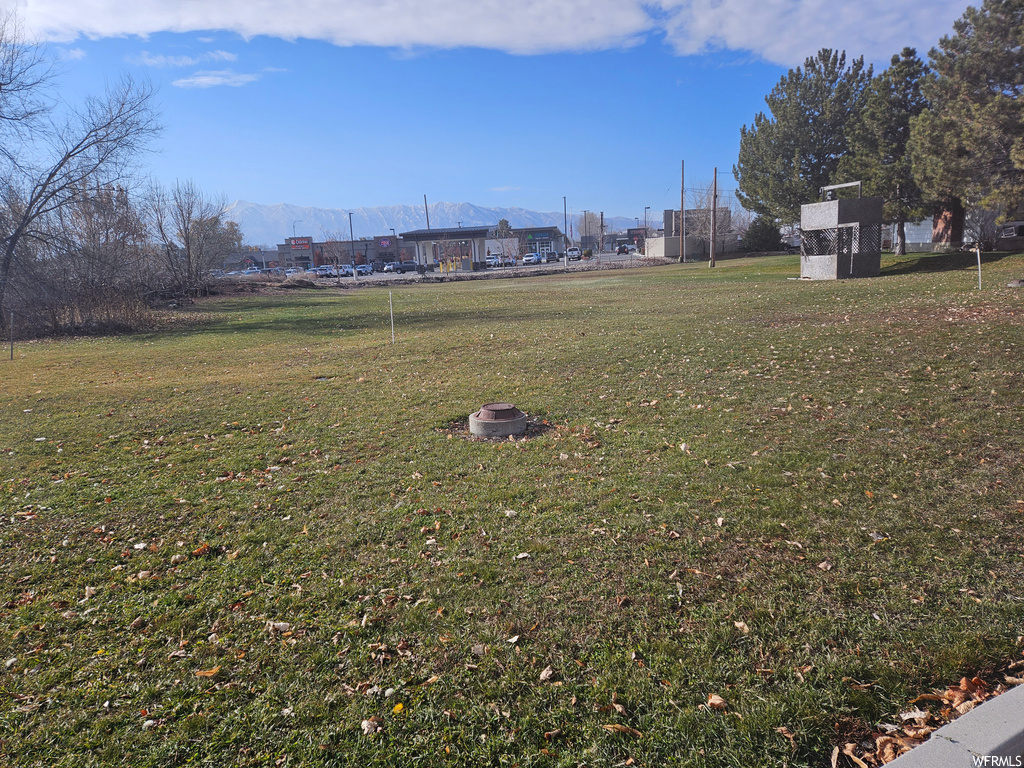 View of yard featuring a mountain view