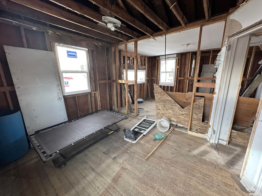 Miscellaneous room featuring a healthy amount of sunlight and ceiling fan