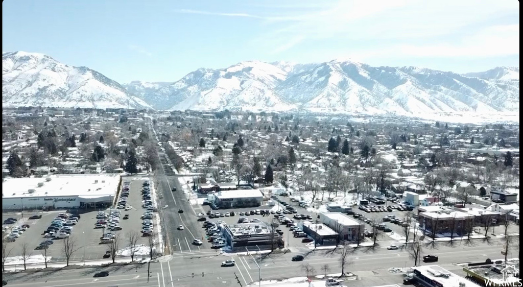 Bird\'s eye view featuring a mountain view