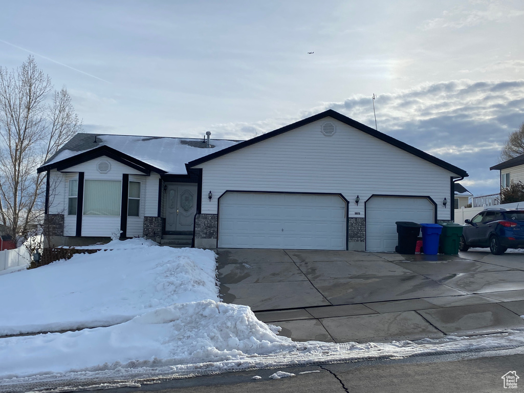 5673 W Dawn Vista Rd, West Jordan, UT 84081