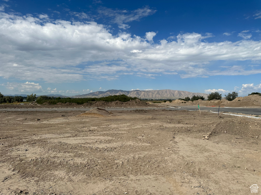 View of yard with a mountain view