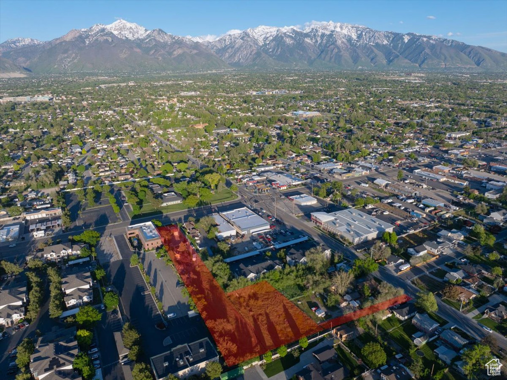 Drone / aerial view featuring a mountain view