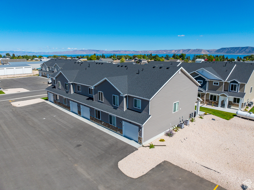 Bird's eye view with a mountain view