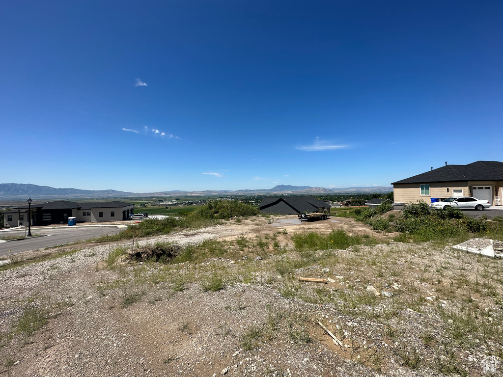 View of yard featuring a mountain view