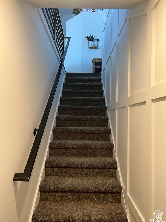 Stairway with carpet floors