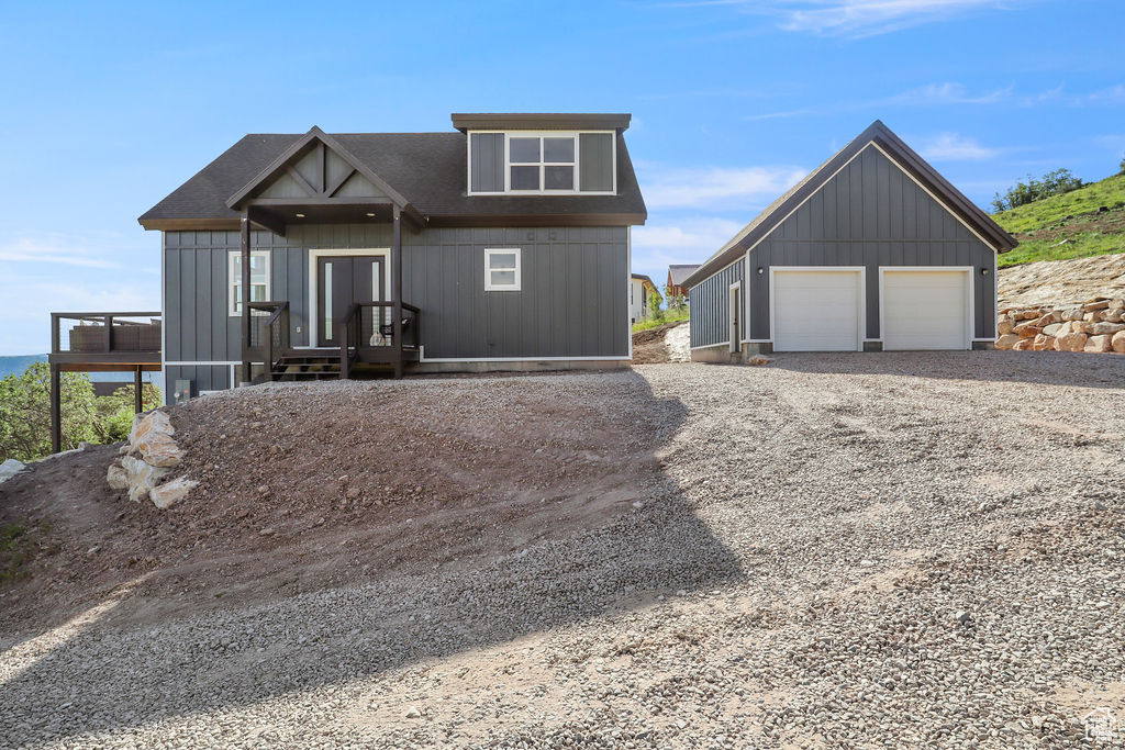 View of front of house featuring a garage