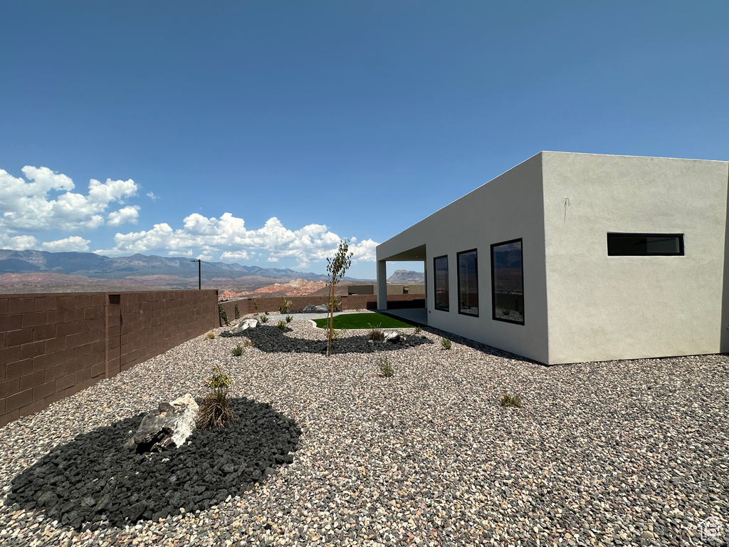 View of yard featuring a mountain view