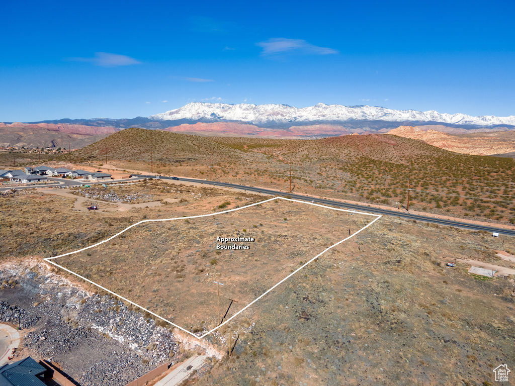 Bird's eye view with a mountain view