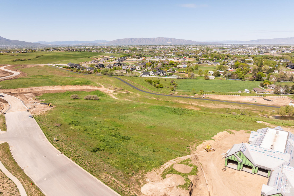 Aerial view with a mountain view