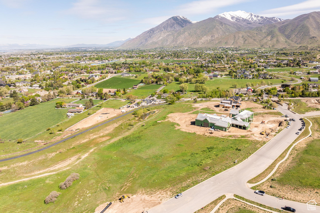 Drone / aerial view featuring a mountain view