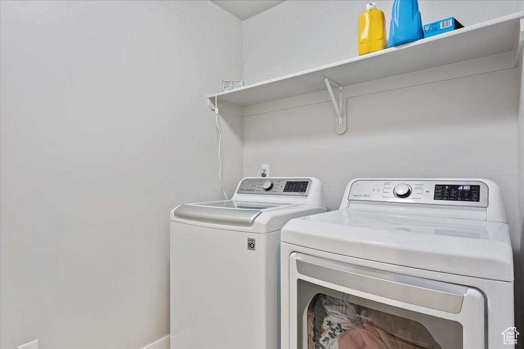 Clothes washing area with separate washer and dryer