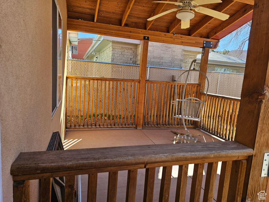 Deck with ceiling fan