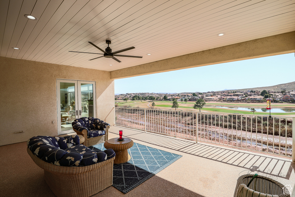 View of patio / terrace with ceiling fan